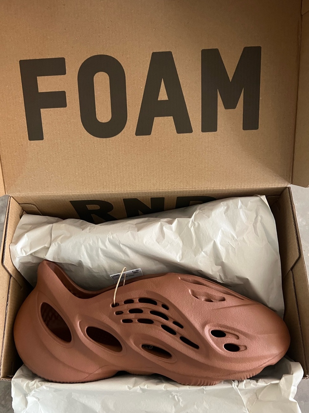 Men’s YZY Foam Runner “Clay Red”